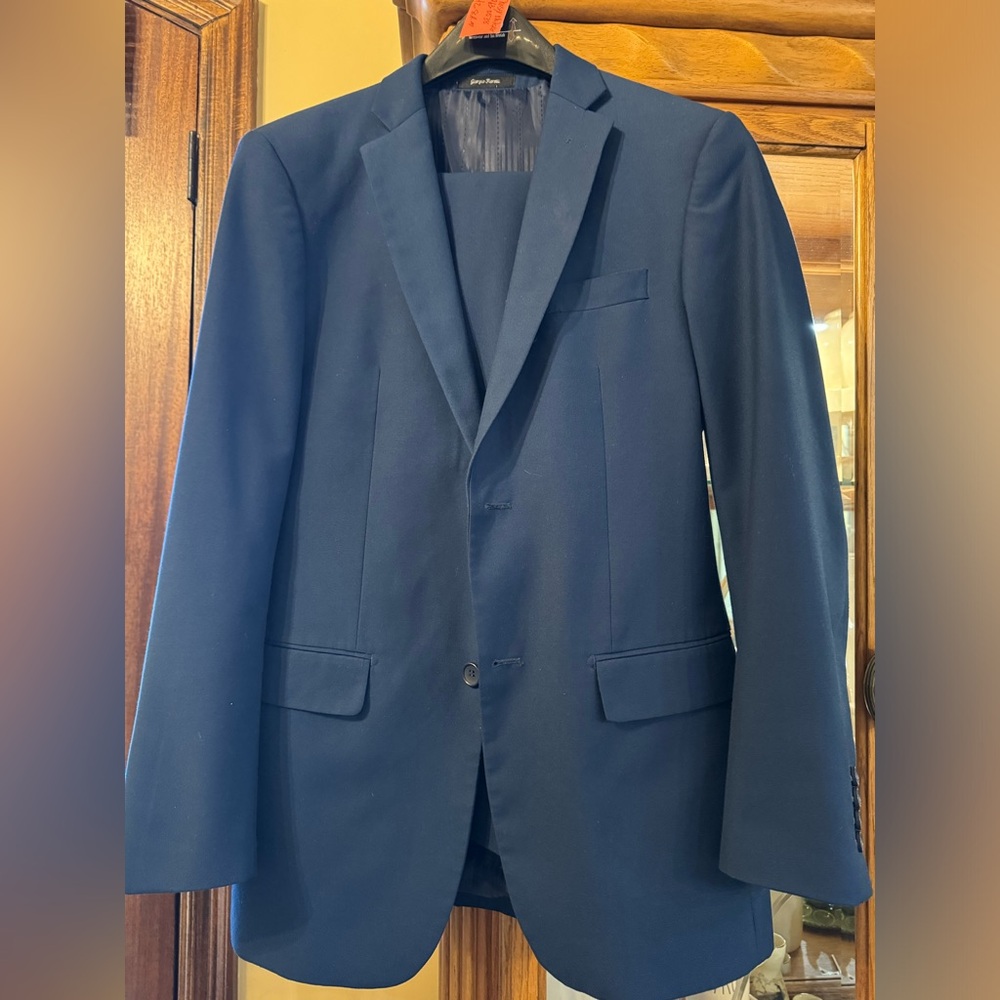 Suit size 38L